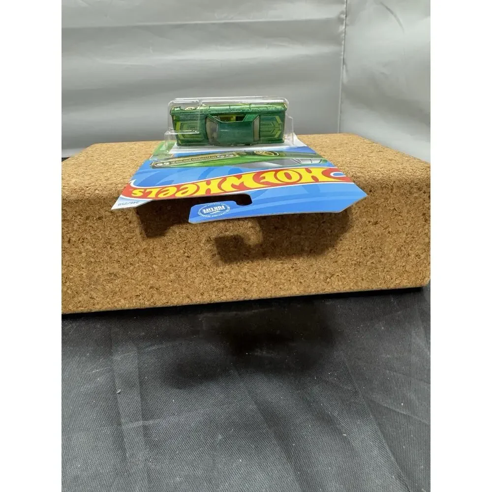 Hot Wheels '64 Lincoln Continental HW Slammed Dollar General Exclusive HTF58 New